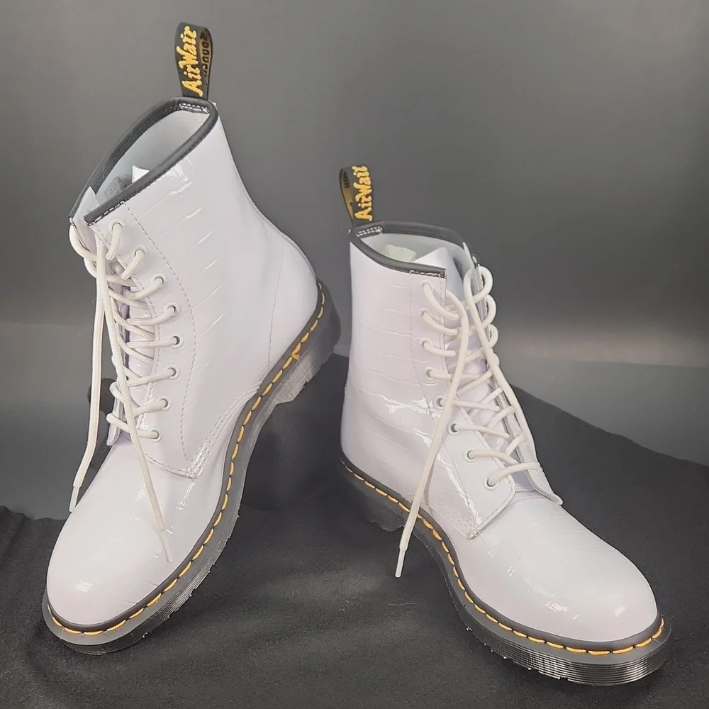 Dr. Martens 1460W Croc White 8 hole boots RARE DISCONTINUED STYLE - Picture 1 of 17